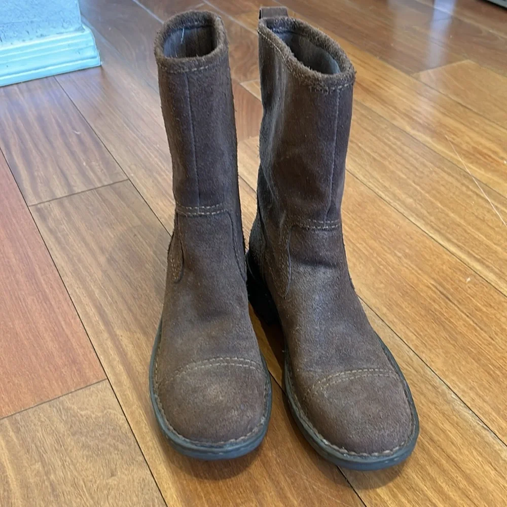 Brown Suede Women's Boots - Picture 3 of 10